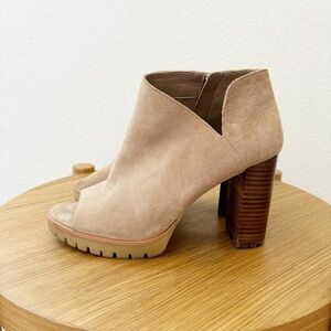 Vince Camuto Hevana suede open toe peep toe bootie size 8.5